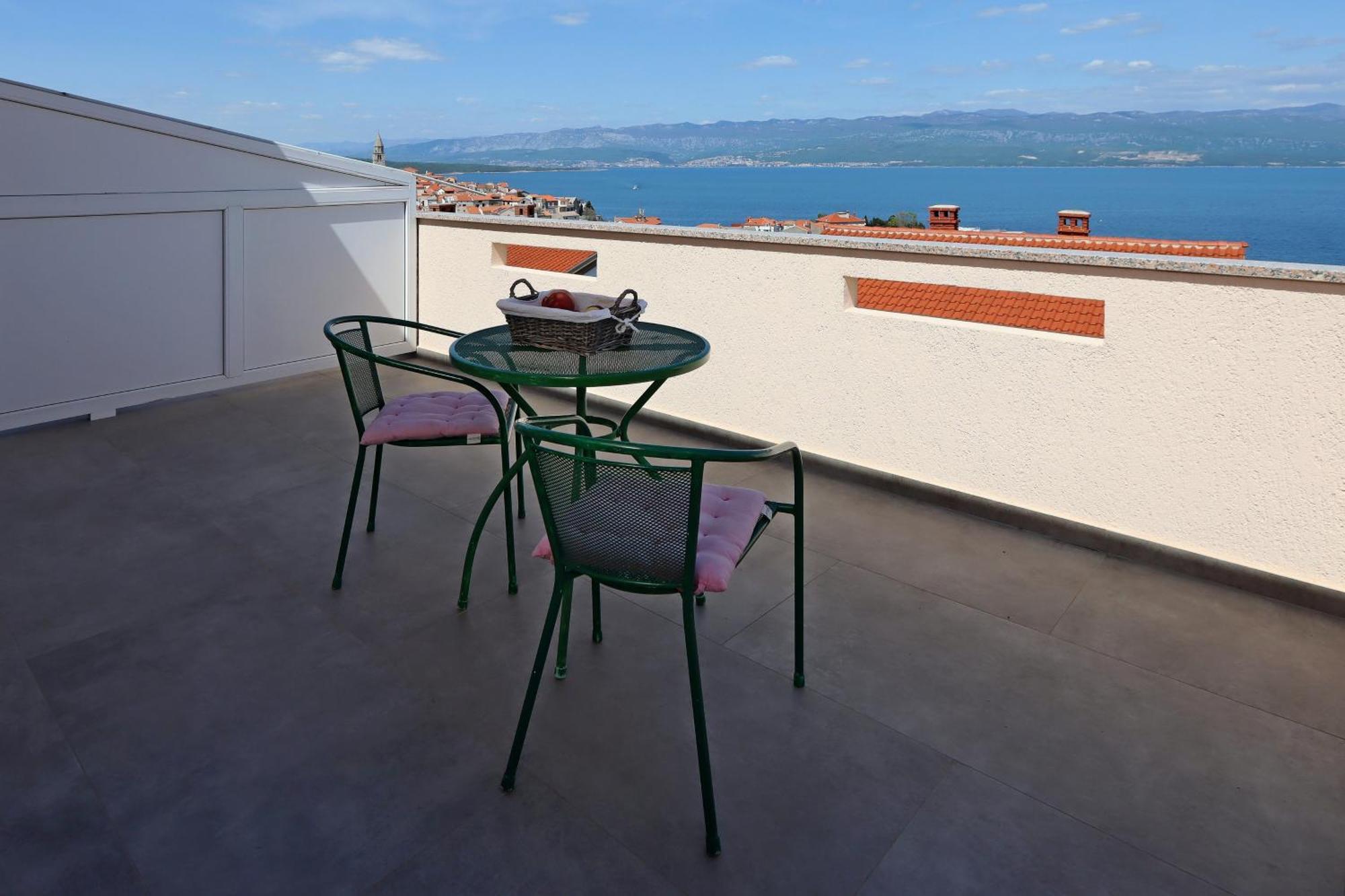 Apartments And Rooms With Parking Space Vrbnik, Krk - 5299 Zewnętrze zdjęcie
