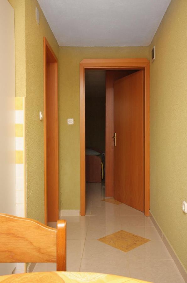 Apartments And Rooms With Parking Space Vrbnik, Krk - 5299 Zewnętrze zdjęcie