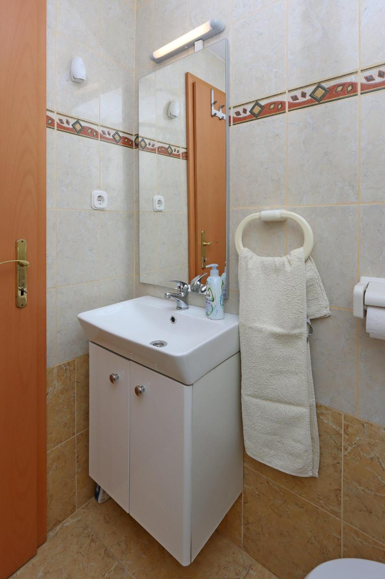 Apartments And Rooms With Parking Space Vrbnik, Krk - 5299 Pokój zdjęcie